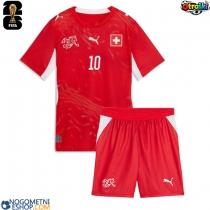 Otroški Nogometni dresi Švica Granit Xhaka #10 Domači SP 2026 Kratek Rokav (+ Kratke hlače)